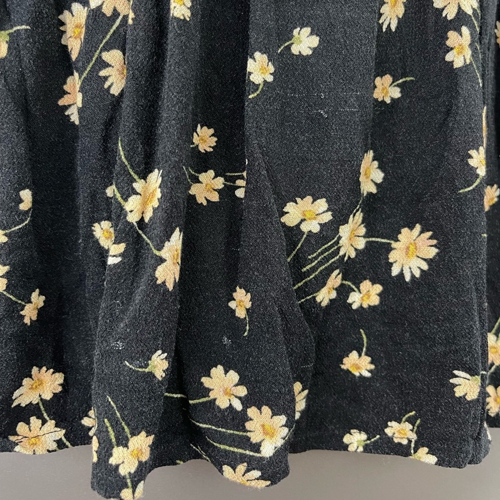 American Eagle Outfitters Blouse Womens S Black w. Yellow Floral Puff Sleeve Top - Picture 5 of 14